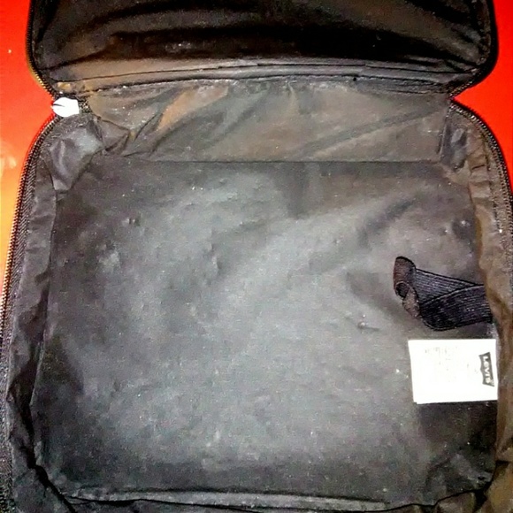 Levi's Case - Picture 3 of 3